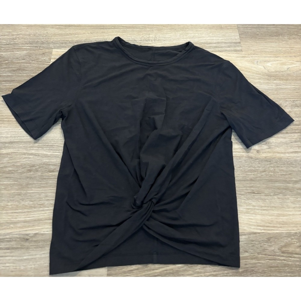Lululemon Crescent T-Shirt Women's size Small? Black Knot T Shirt